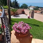 Oda ve Kahvaltı Nonnangela 3*