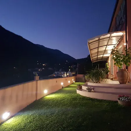 לינה וארוחת בוקר Nonnangela